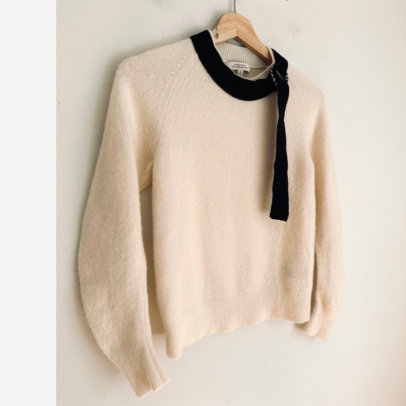 Dorothee Schumacher • Cashmere Detailed Neckline in Cream - Picture 4 of 11